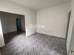 Casa com 3 Quartos para alugar, 96m² no Osvaldo Rezende, Uberlândia - Foto 4