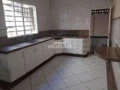 Casa com 2 Quartos à venda, 250m² no Alto Umuarama, Uberlândia - Foto 8