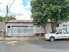 Casa com 2 Quartos à venda, 200m² no Marta Helena, Uberlândia - Foto 1