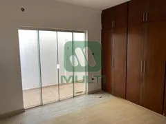 Casa com 3 Quartos à venda, 212m² no Umuarama, Uberlândia - Foto 16