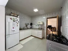 Casa com 3 Quartos à venda, 190m² no Tubalina, Uberlândia - Foto 18