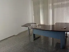 Casa Comercial para alugar, 350m² no Nossa Senhora Aparecida, Uberlândia - Foto 16