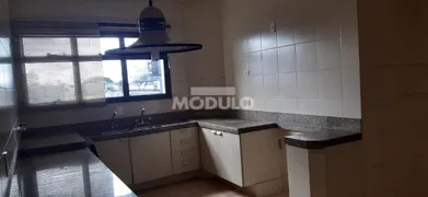 Apartamento com 3 Quartos à venda, 220m² no Centro, Uberlândia - Foto 12