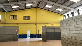 Galpão / Depósito / Armazém com 12 Quartos para alugar, 2465m² no Ribeirao do Colegio, Araçariguama - Foto 1