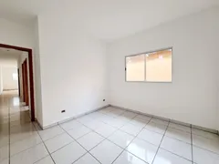 Casa com 3 Quartos à venda, 74m² no Jardim Maria Luiza, Londrina - Foto 4