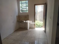 Casa com 2 Quartos para alugar, 80m² no Maria Goretti, Belo Horizonte - Foto 4