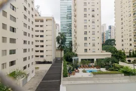 Apartamento com 3 Quartos para alugar, 110m² no Moema, São Paulo - Foto 10