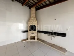 Casa com 3 Quartos à venda, 190m² no Santa Rosa, Uberlândia - Foto 25