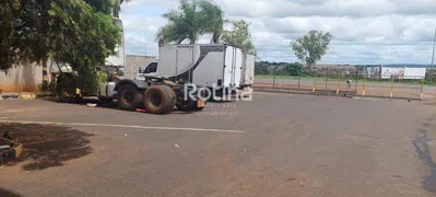 Galpão / Depósito / Armazém para alugar, 1700m² no Dona Zulmira, Uberlândia - Foto 8