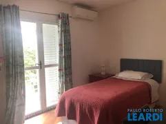 Sobrado com 4 Quartos à venda, 270m² no Jardim Ângelo, Arujá - Foto 11