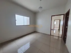Casa com 3 Quartos à venda, 220m² no Centro, Araguari - Foto 13