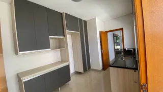 Casa de Condomínio com 3 Quartos para alugar, 190m² no Condomínio Belvedere, Cuiabá - Foto 6