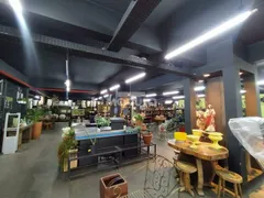 Loja / Salão / Ponto Comercial para alugar, 647m² no Martins, Uberlândia - Foto 4