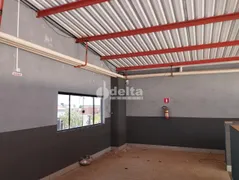 Galpão / Depósito / Armazém para alugar, 500m² no Vida Nova, Uberlândia - Foto 9