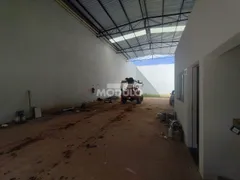 Galpão / Depósito / Armazém para alugar, 320m² no Umuarama, Uberlândia - Foto 6