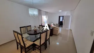 Casa com 4 Quartos à venda, 280m² no Marta Helena, Uberlândia - Foto 5