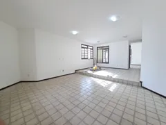 Casa com 3 Quartos para alugar, 300m² no Capim Macio, Natal - Foto 7