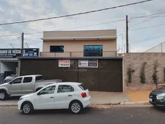 Galpão / Depósito / Armazém para venda ou aluguel, 330m² no Parque Laranjeiras, Araraquara - Foto 1