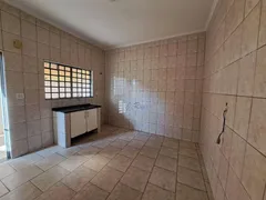 Casa com 2 Quartos para alugar, 150m² no VILA VIRGINIA, Ribeirão Preto - Foto 8