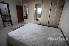 Casa com 3 Quartos à venda, 180m² no Segismundo Pereira, Uberlândia - Foto 12