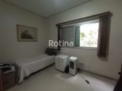 Casa de Condomínio com 4 Quartos para alugar, 315m² no Morada da Colina, Uberlândia - Foto 16