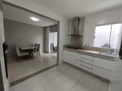 Casa de Condomínio com 3 Quartos à venda, 160m² no Jardim Novo Mundo, Goiânia - Foto 6