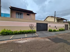 Sobrado com 5 Quartos à venda, 306m² no Jardim Aranga, Araraquara - Foto 1