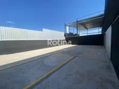 Galpão / Depósito / Armazém para alugar, 216m² no Shopping Park, Uberlândia - Foto 4