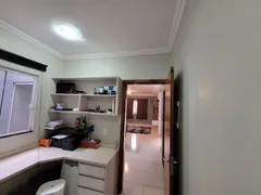 Casa com 3 Quartos à venda, 190m² no São Pedro, Londrina - Foto 2