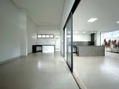 Casa de Condomínio com 3 Quartos à venda, 155m² no Santa Mônica, Uberlândia - Foto 2