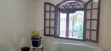 Casa com 3 Quartos à venda, 220m² no Glória, Contagem - Foto 4