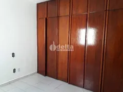 Casa com 3 Quartos à venda, 200m² no Custódio Pereira, Uberlândia - Foto 3