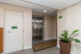 Apartamento com 2 Quartos à venda, 69m² no Passo da Areia, Porto Alegre - Foto 19