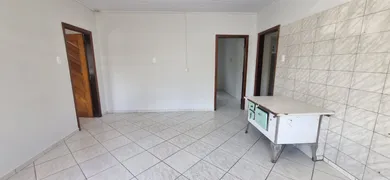 Casa de Vila com 4 Quartos para alugar, 120m² no Capão Raso, Curitiba - Foto 3