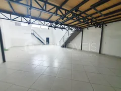 Loja / Salão / Ponto Comercial para alugar, 236m² no Medianeira, Porto Alegre - Foto 5