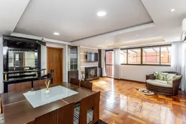 Apartamento com 3 Quartos para alugar, 238m² no Menino Deus, Porto Alegre - Foto 2