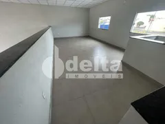 Galpão / Depósito / Armazém à venda, 220m² no Jardim Holanda, Uberlândia - Foto 2