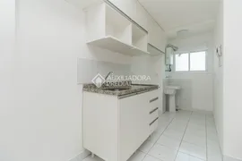 Apartamento com 3 Quartos para alugar, 65m² no Humaitá, Porto Alegre - Foto 2