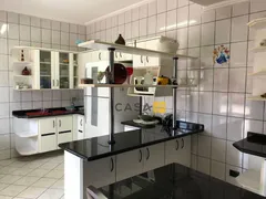 Casa com 4 Quartos à venda, 234m² no Jardim São Vito, Americana - Foto 3