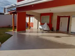 Casa com 3 Quartos à venda, 200m² no Jardim Ipanema, Maringá - Foto 2