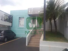 Casa com 1 Quarto para alugar, 110m² no Centro, Uberlândia - Foto 1