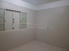 Casa com 3 Quartos para alugar, 180m² no Residencial Samambaia, São Carlos - Foto 4