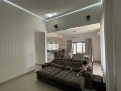 Casa com 3 Quartos à venda, 234m² no Jardim Anhanguéra, Ribeirão Preto - Foto 2