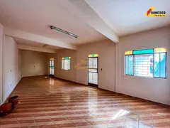 Casa com 3 Quartos para alugar, 210m² no São José, Divinópolis - Foto 23
