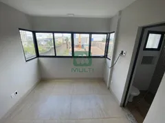 Apartamento com 2 Quartos para alugar, 55m² no Umuarama, Uberlândia - Foto 3