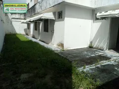 Casa com 6 Quartos para alugar, 257m² no Joaquim Tavora, Fortaleza - Foto 2