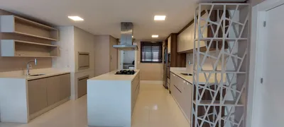 Apartamento com 3 Quartos para alugar, 136m² no Centro, Balneário Camboriú - Foto 6