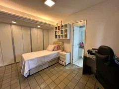 Apartamento com 4 Quartos para alugar, 180m² no Espinheiro, Recife - Foto 16