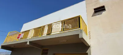 Casa com 3 Quartos à venda, 233m² no Segismundo Pereira, Uberlândia - Foto 4