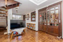 Sobrado com 3 Quartos à venda, 130m² no Orleans, Curitiba - Foto 6
